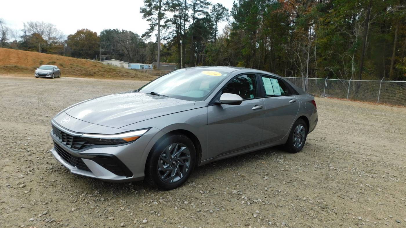 2024 Hyundai Elantra SEL — Sedan — 9,612 mi — Fayetteville, NC