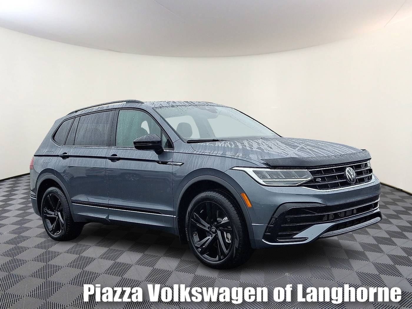 2024 Volkswagen Tiguan SE R-Line Black — SUV — 4,392 mi — Langhorne, PA