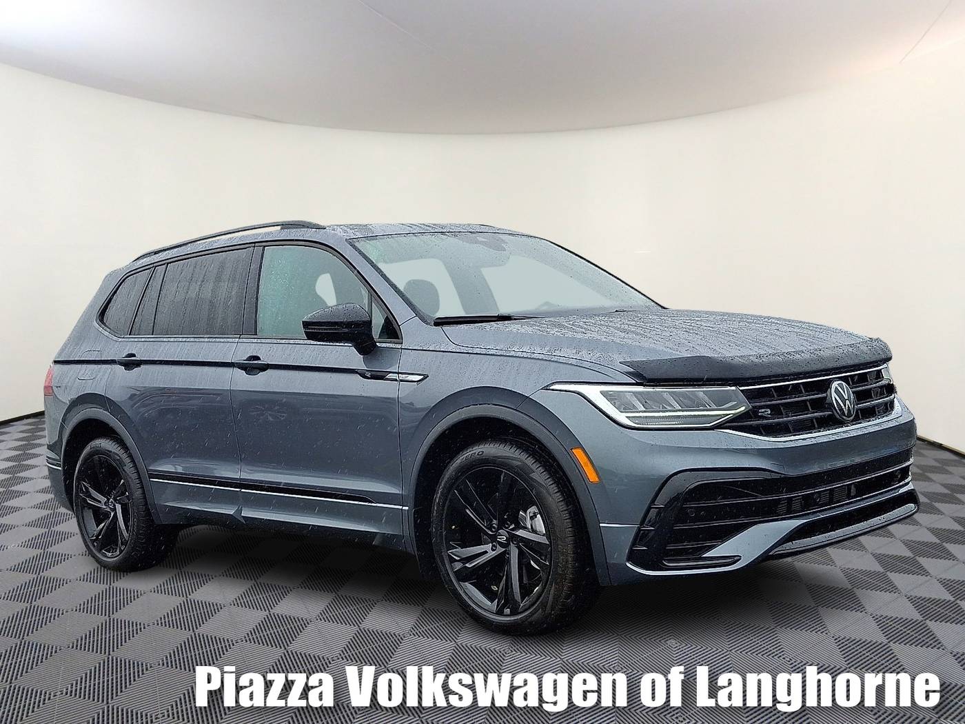 2024 Volkswagen Tiguan SE R-Line Black — SUV — 1,600 mi — Langhorne, PA