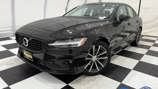 2021 Volvo S60 T5 Momentum