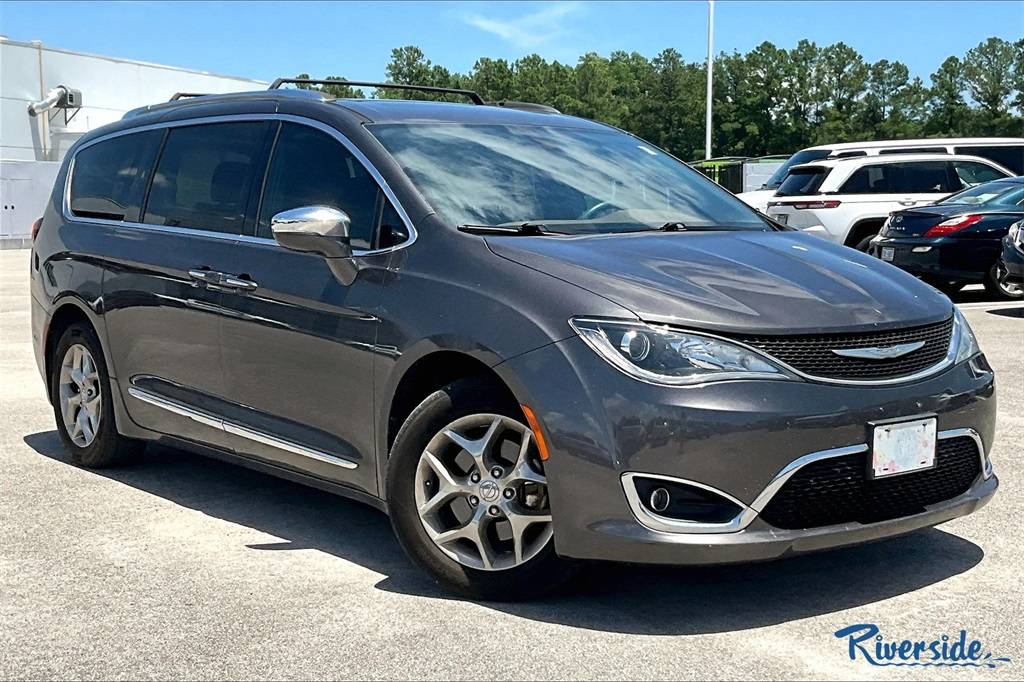 2017 Chrysler Pacifica Limited — Minivan — 110,556 mi — New Bern, NC