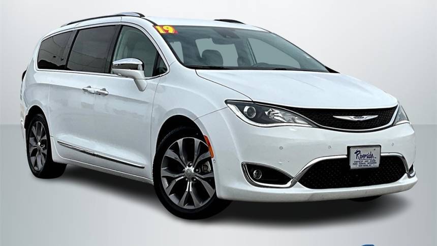 2019 Chrysler Pacifica Limited — Minivan — 76,934 mi — New Bern, NC