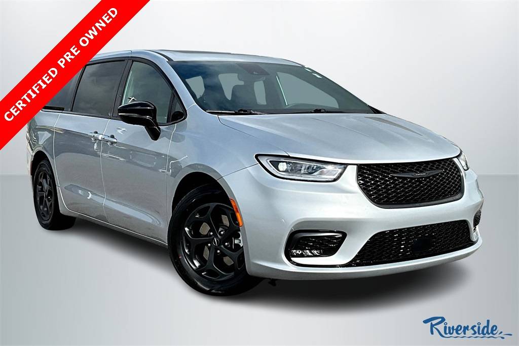 2023 Chrysler Pacifica Hybrid Limited — Minivan — 32,160 mi — New Bern, NC