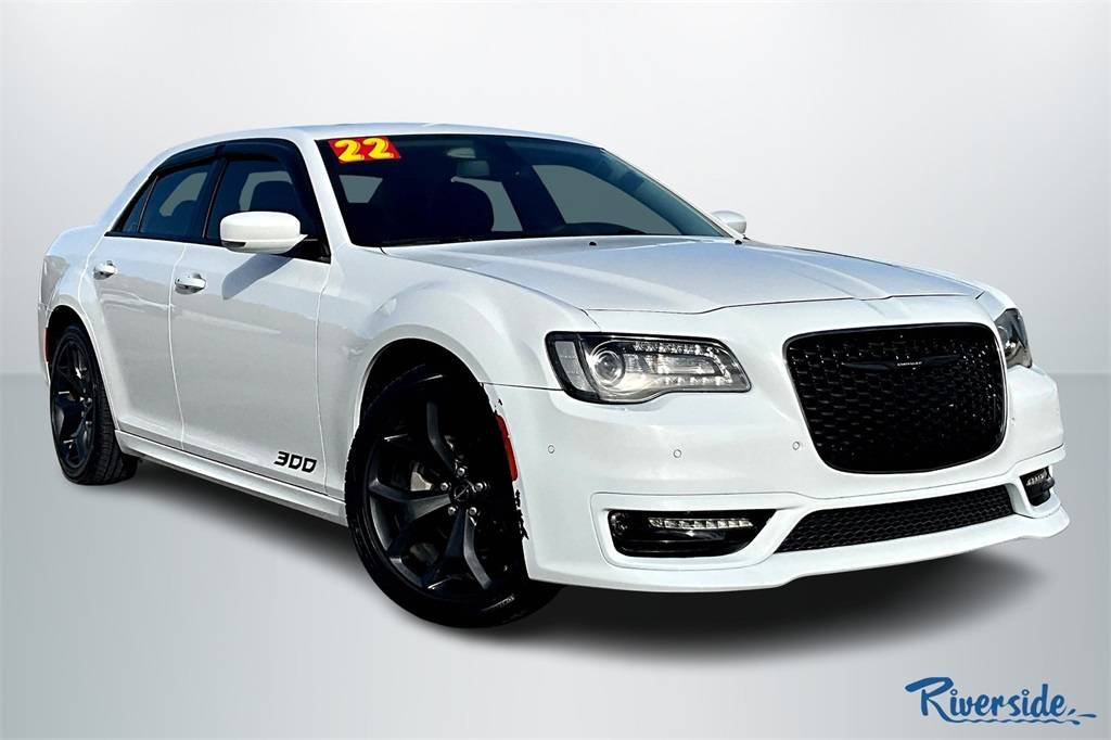 2022 Chrysler 300 Touring L — Sedan — 30,045 mi — New Bern, NC