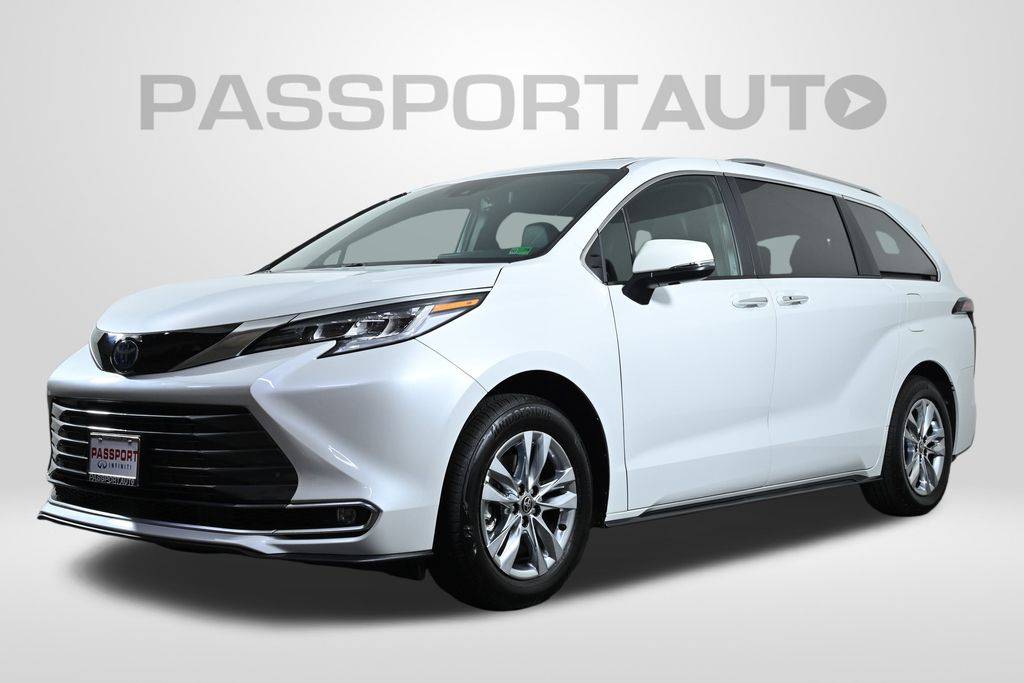 2025 Toyota Sienna Limited — Minivan — 1,521 mi — Alexandria, VA