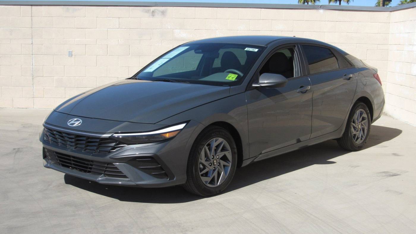 2024 Hyundai Elantra SEL — Sedan — 3,773 mi — Mesa, AZ