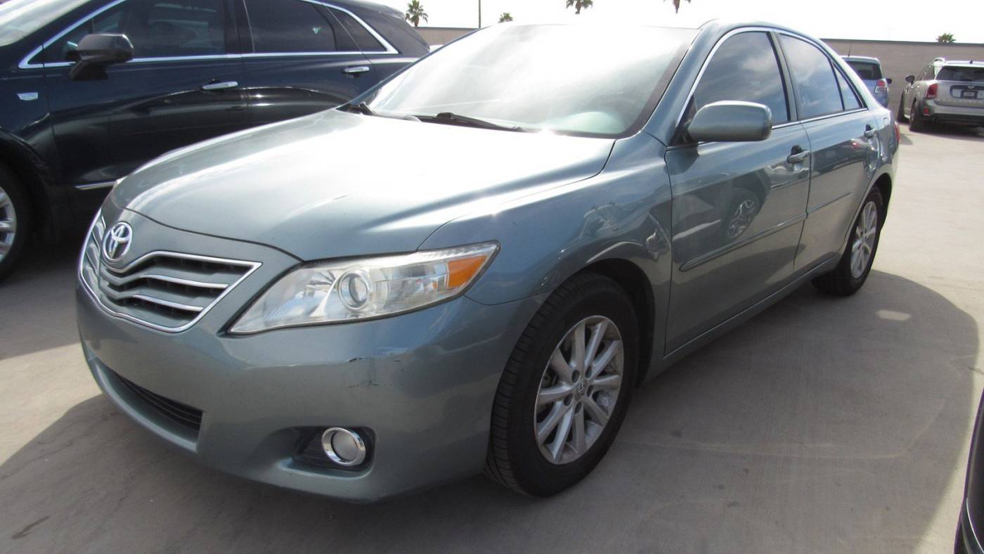 2011 Toyota Camry XLE — Sedan — 67,191 mi — Mesa, AZ