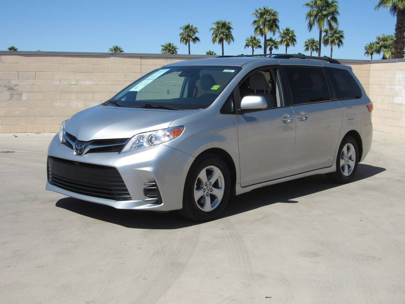 2020 Toyota Sienna LE — Minivan — 64,880 mi — Mesa, AZ