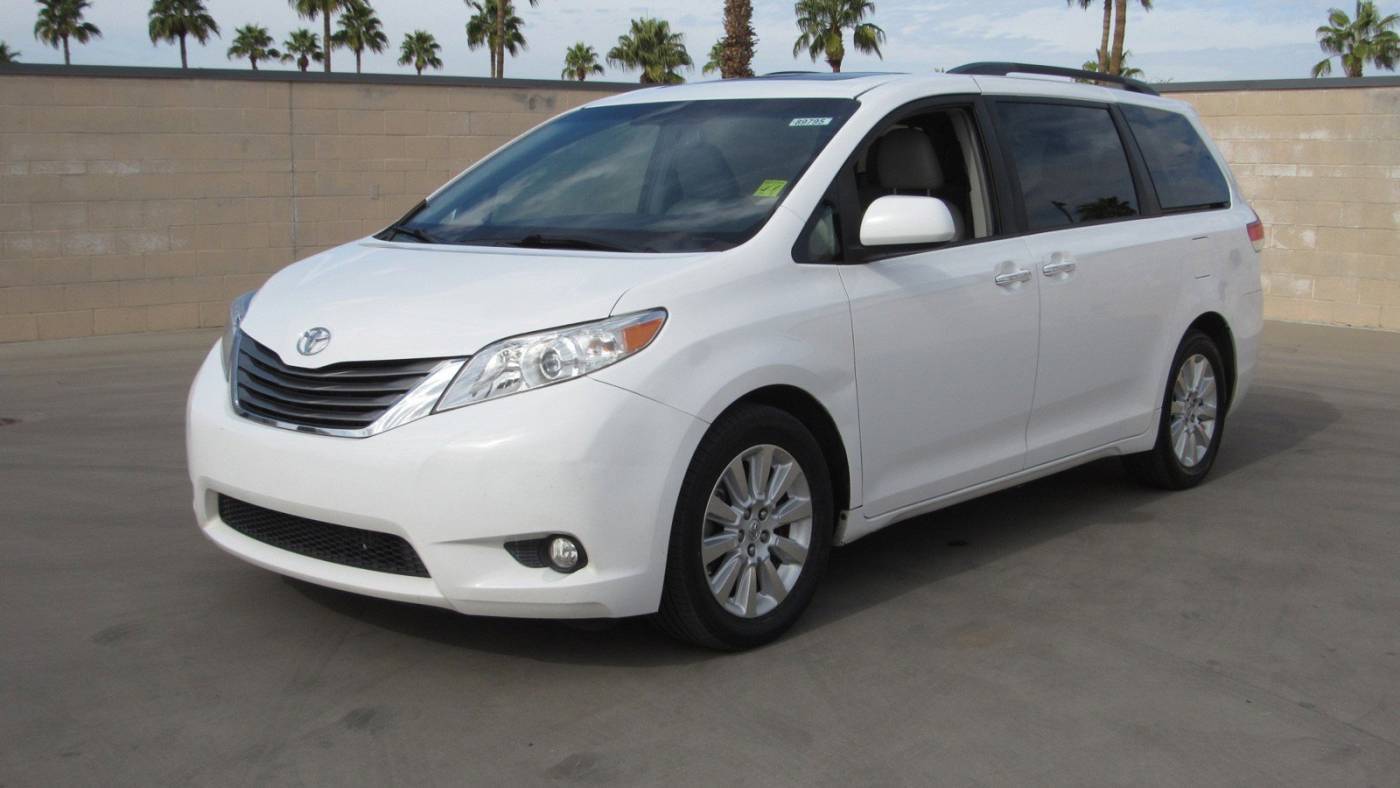 2014 Toyota Sienna XLE — Minivan — 128,551 mi — Mesa, AZ