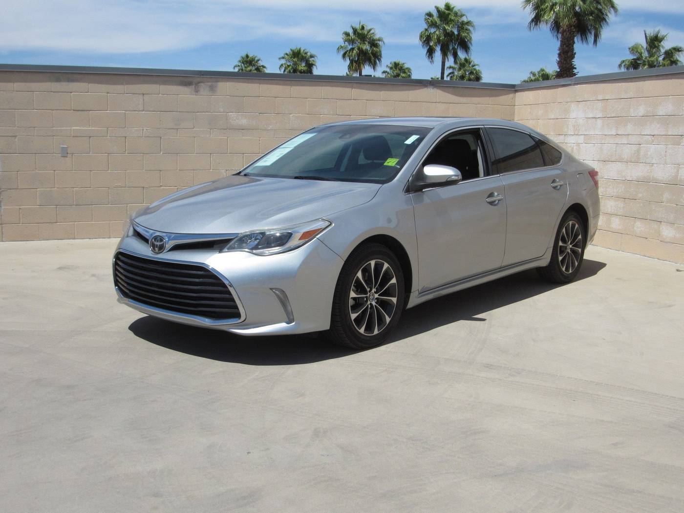 2018 Toyota Avalon XLE — Sedan — 122,871 mi — Mesa, AZ