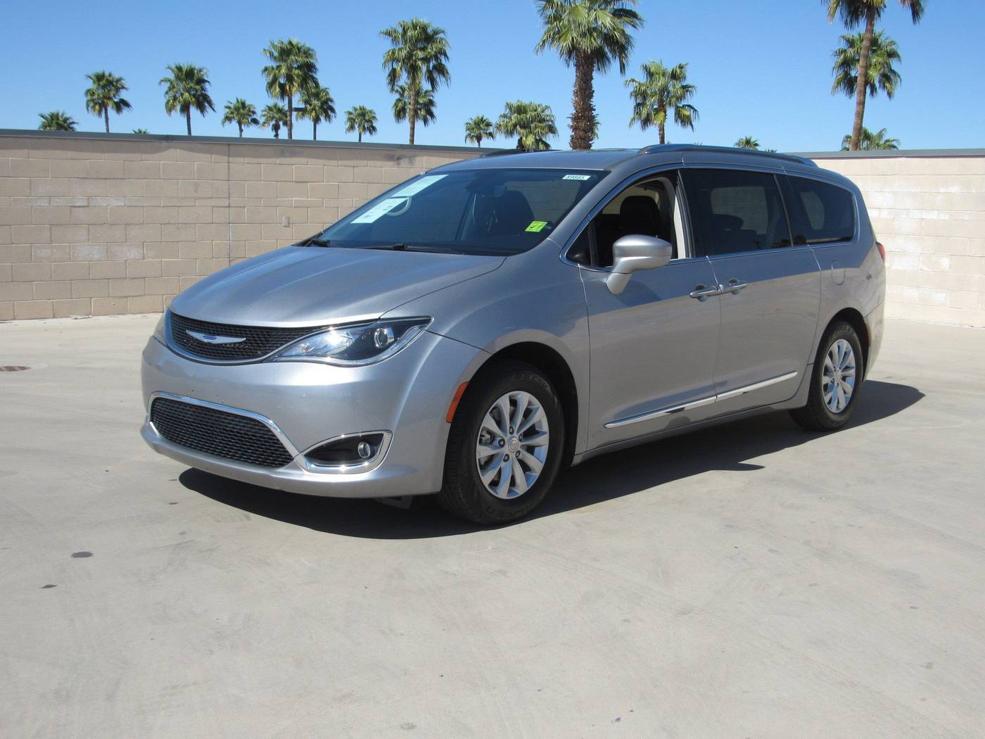 2019 Chrysler Pacifica Touring L — Minivan — 80,065 mi — Mesa, AZ