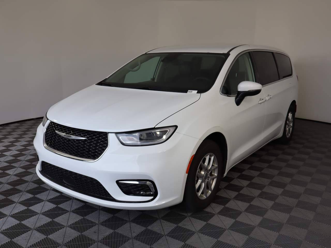 2023 Chrysler Pacifica Touring L — Minivan — 57,334 mi — Las Vegas, NV
