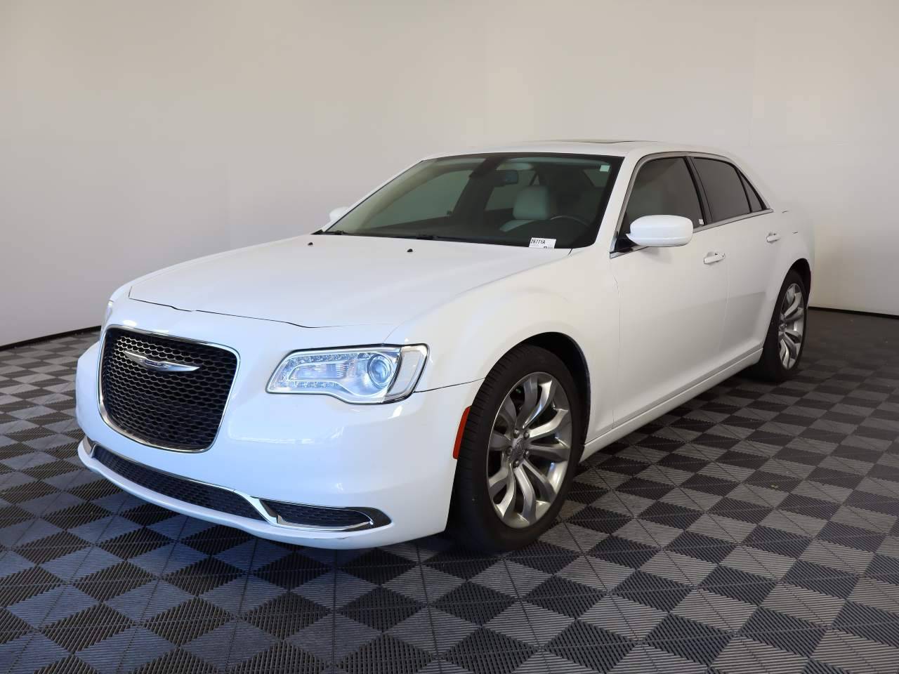 2019 Chrysler 300 Touring L — Sedan — 40,209 mi — Las Vegas, NV