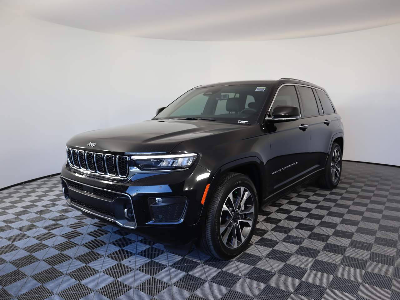 2023 Jeep Grand Cherokee Overland — SUV — 4,321 mi — Las Vegas, NV