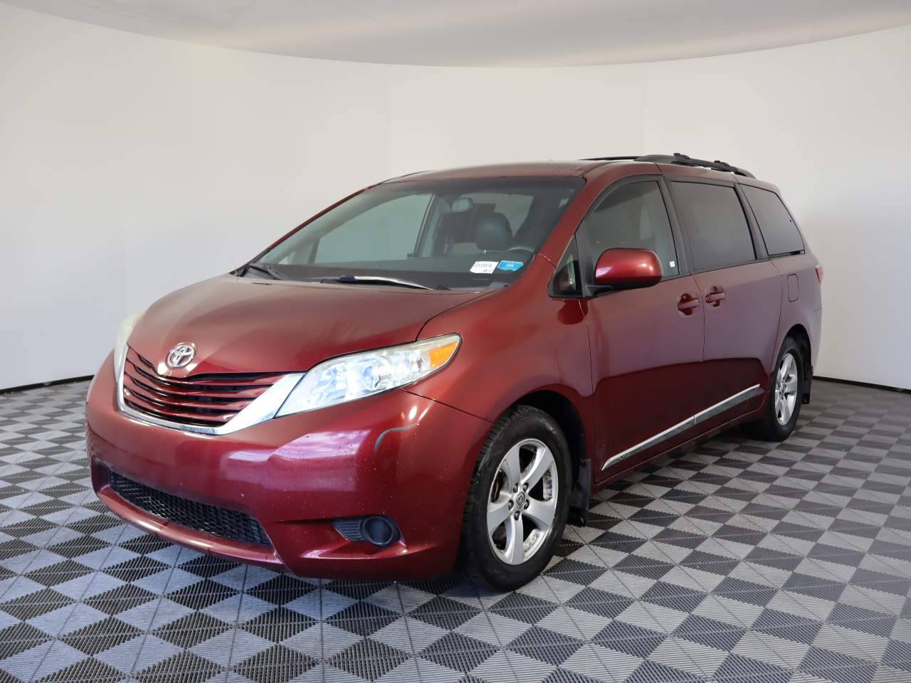 2017 Toyota Sienna LE — Minivan — 91,879 mi — Las Vegas, NV