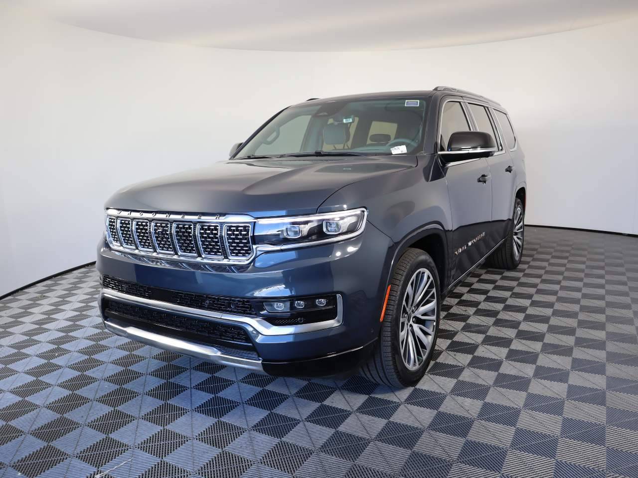 2023 Jeep Grand Wagoneer Series III — SUV — 1,530 mi — Las Vegas, NV