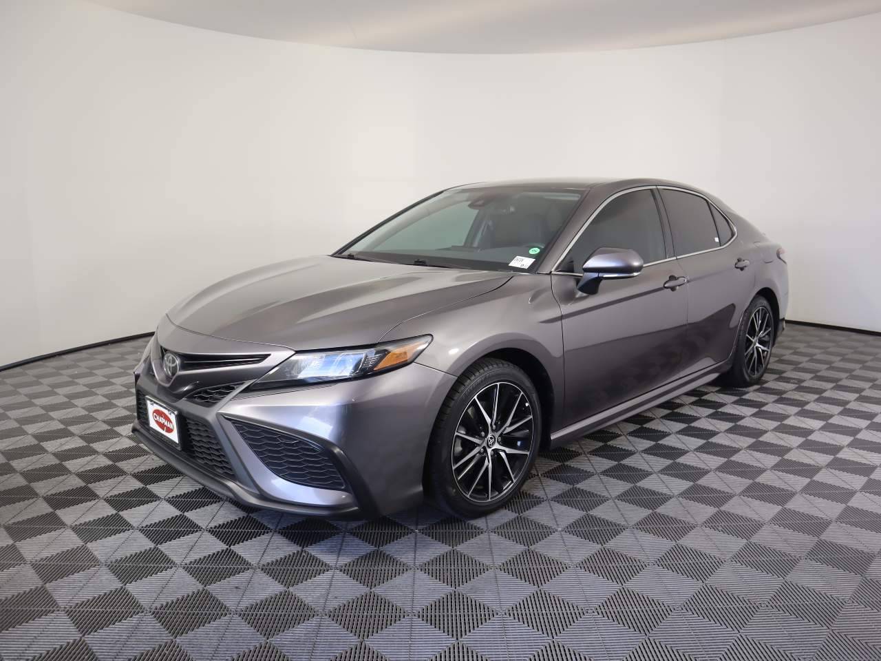 2022 Toyota Camry SE — Sedan — 70,944 mi — Las Vegas, NV