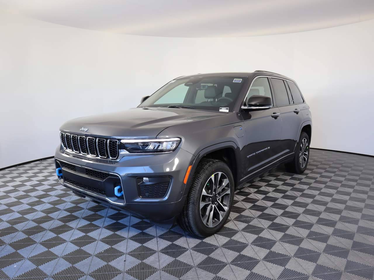 2023 Jeep Grand Cherokee Overland 4xe — SUV — 3,221 mi — Las Vegas, NV