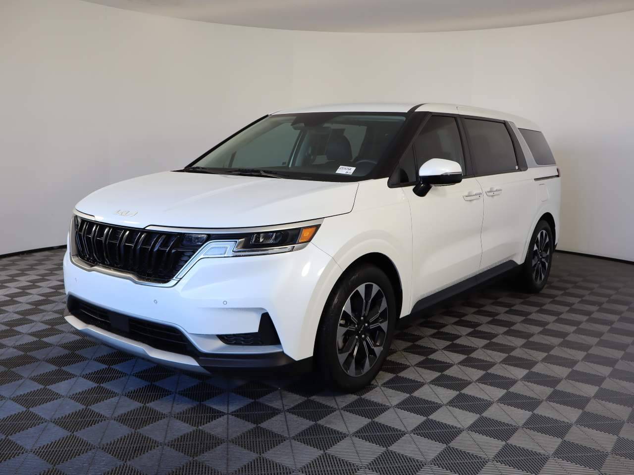 2024 Kia Carnival EX — Minivan — 29,747 mi — Las Vegas, NV