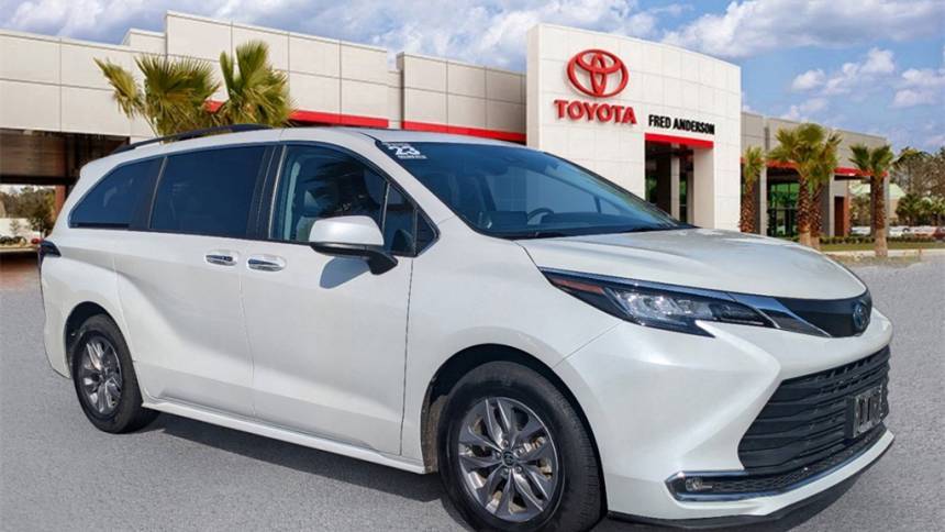 2023 Toyota Sienna XLE — Minivan — 53,369 mi — Charleston, SC