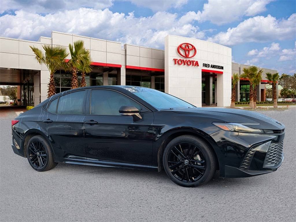 2025 Toyota Camry Hybrid SE — Sedan — 10,873 mi — Charleston, SC