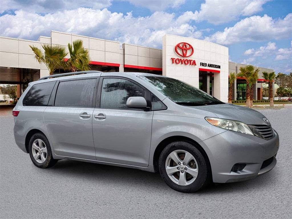 2015 Toyota Sienna LE — Minivan — 118,895 mi — Charleston, SC