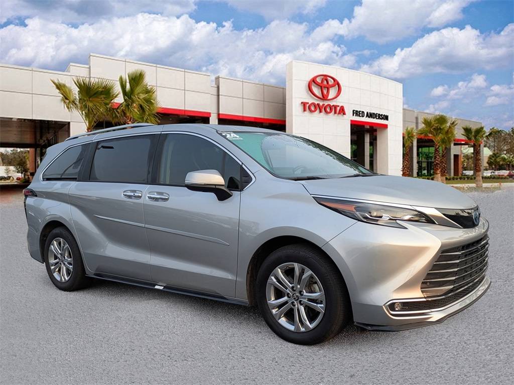 2024 Toyota Sienna Platinum — Minivan — 25,951 mi — Charleston, SC