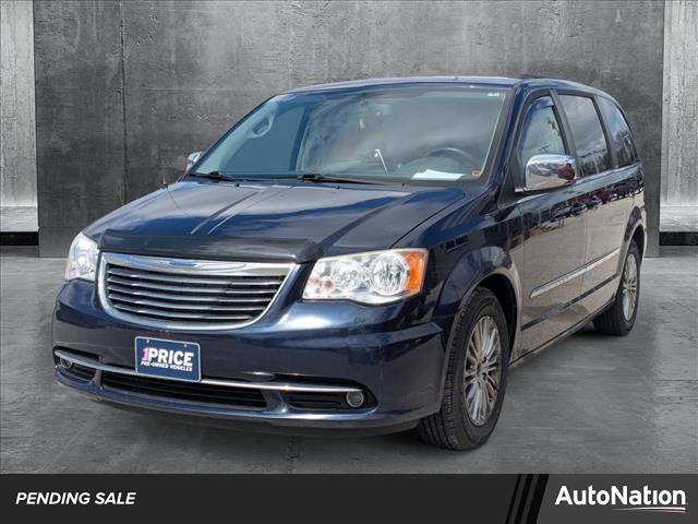 2013 Chrysler Town & Country Touring-L — Minivan — 106,325 mi — Westlake, OH