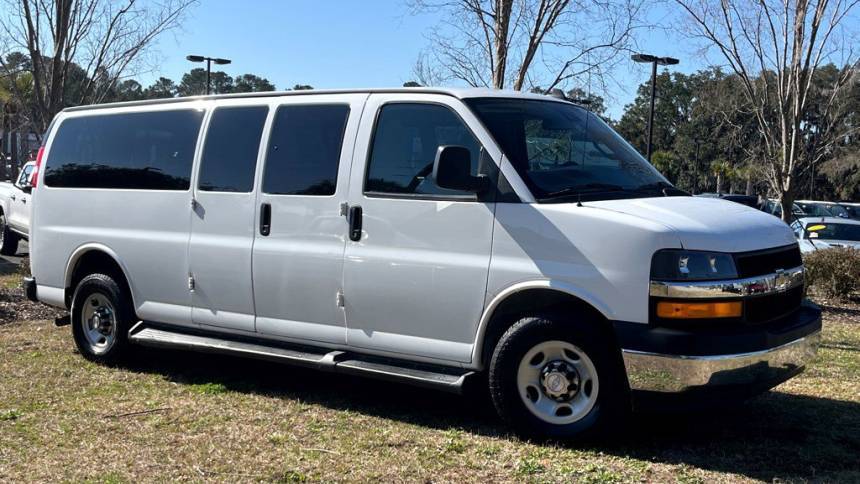 2020 Chevrolet Express Passenger LT — Passenger Van — 75,612 mi — Beaufort, SC