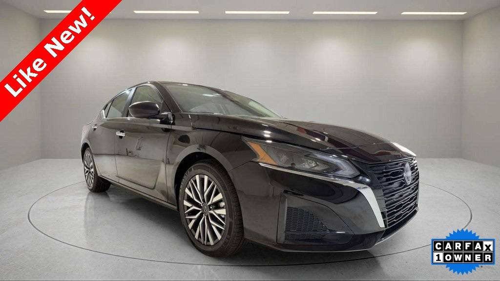 2025 Nissan Altima SV — Sedan — 641 mi — West Allis, WI