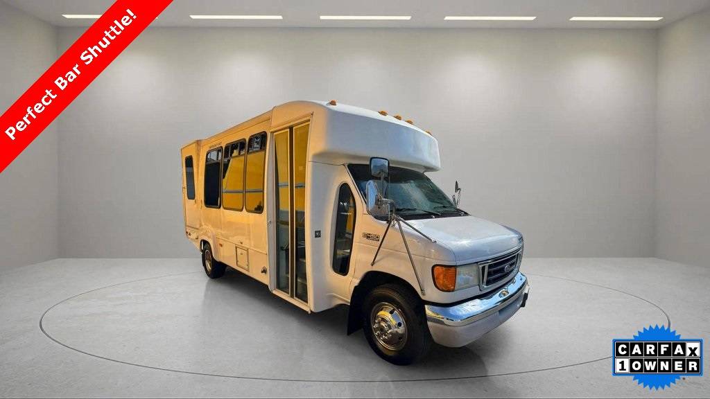 2003 Ford Econoline Commercial Cutaway E-450 — Chassis Cab Truck — 24,069 mi — West Allis, WI