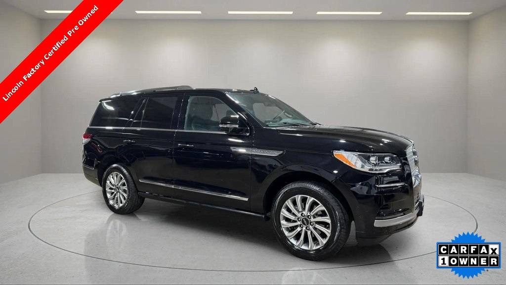 2022 Lincoln Navigator Standard — SUV — 26,810 mi — West Allis, WI