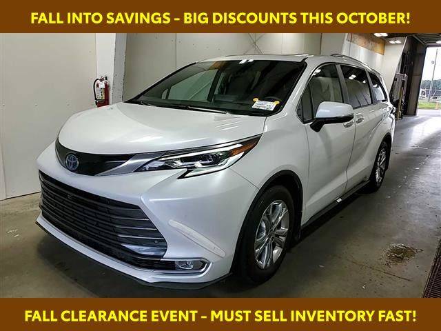 2024 Toyota Sienna Platinum — Minivan — 28,084 mi — Southern Pines, NC