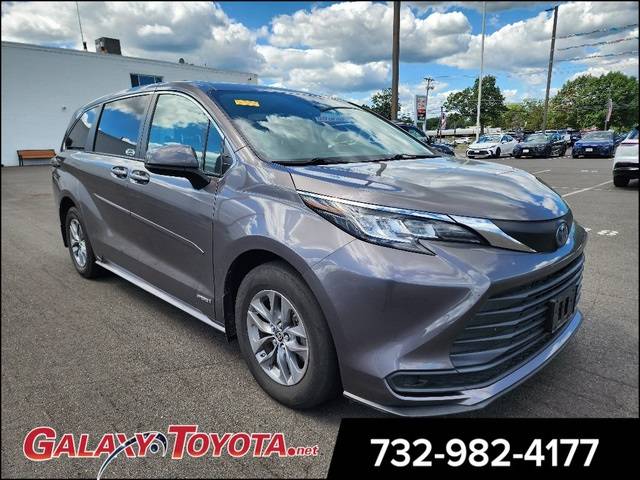 2021 Toyota Sienna LE — Minivan — 133,454 mi — Eatontown, NJ