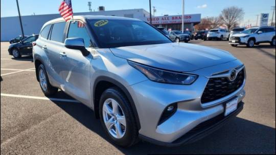 2024 Toyota Highlander LE — SUV — 1,035 mi — Eatontown, NJ