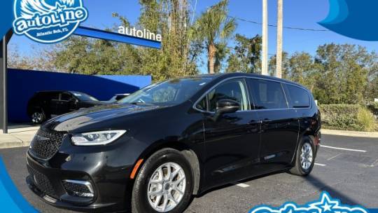 2023 Chrysler Pacifica Touring L — Minivan — 68,597 mi — Jacksonville, FL