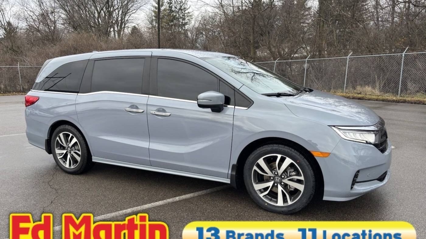 2023 Honda Odyssey Touring — Minivan — 57,786 mi — Indianapolis, IN