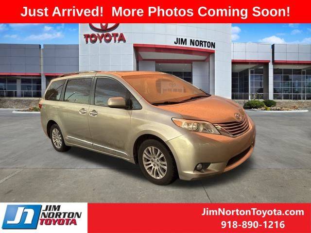 2015 Toyota Sienna XLE — Minivan — 160,320 mi — Tulsa, OK
