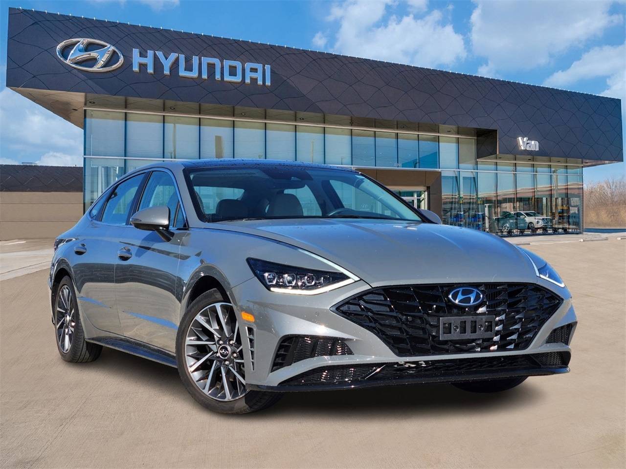 2022 Hyundai Sonata Limited — Sedan — 15,550 mi — Carrollton, TX
