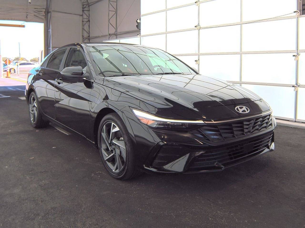 2024 Hyundai Elantra Hybrid Limited — Sedan — 3,144 mi — Carrollton, TX