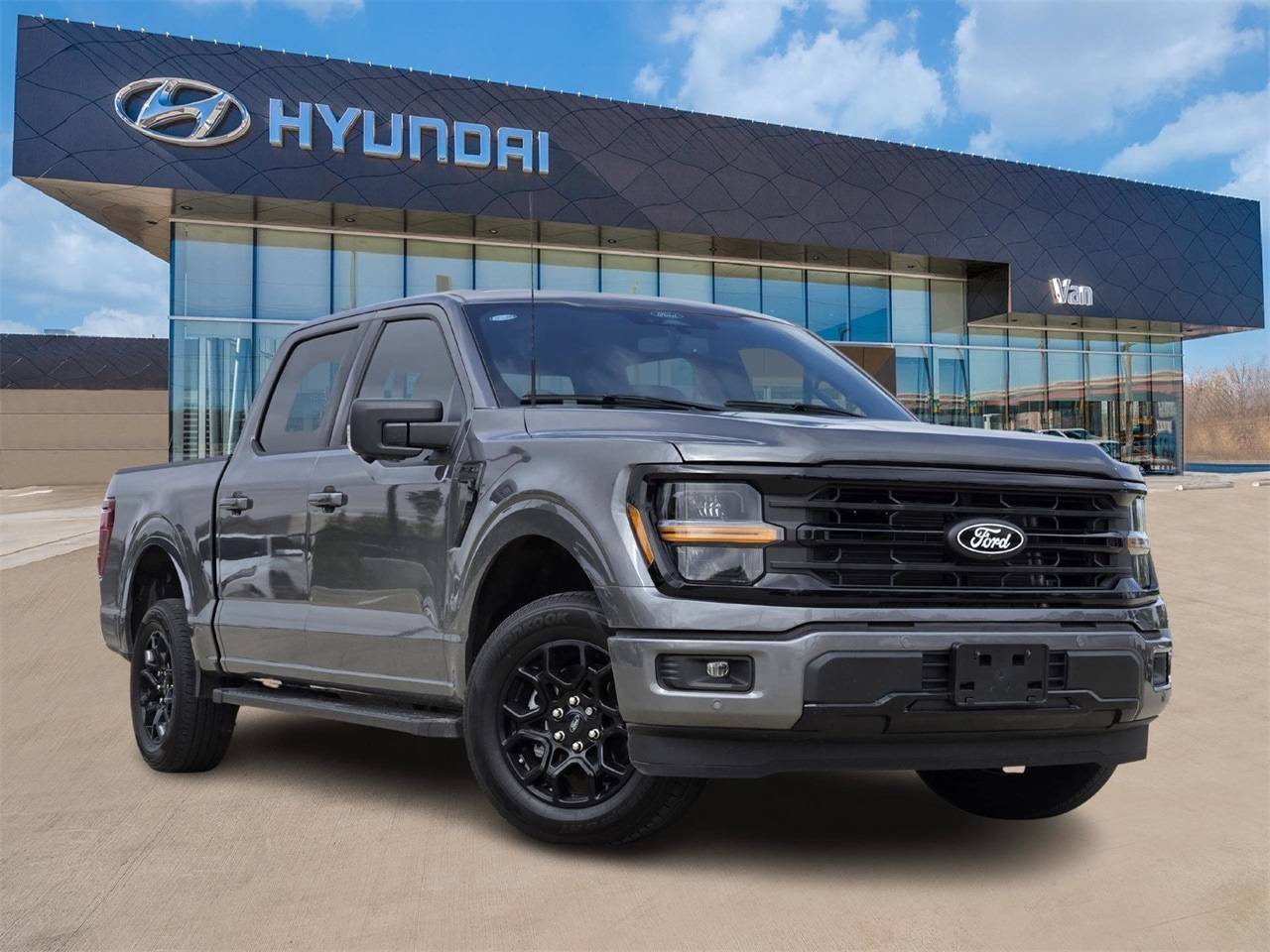 2025 Ford F-150 XLT — Pickup Truck — 1,122 mi — Carrollton, TX