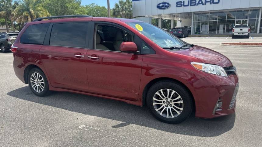 2019 Toyota Sienna XLE