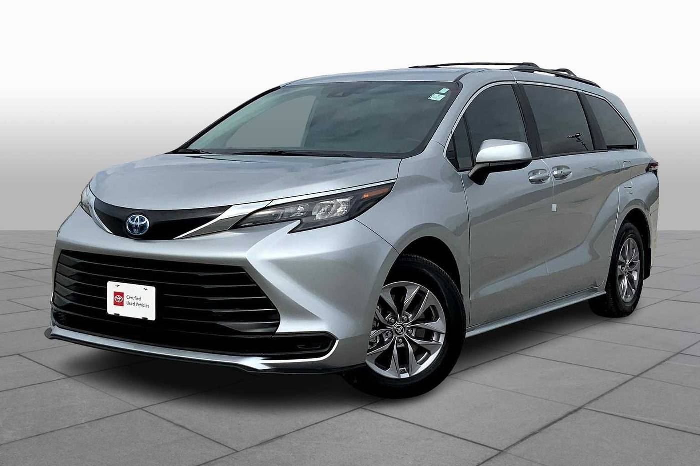 2025 Toyota Sienna LE — Minivan — 5,850 mi — Houston, TX