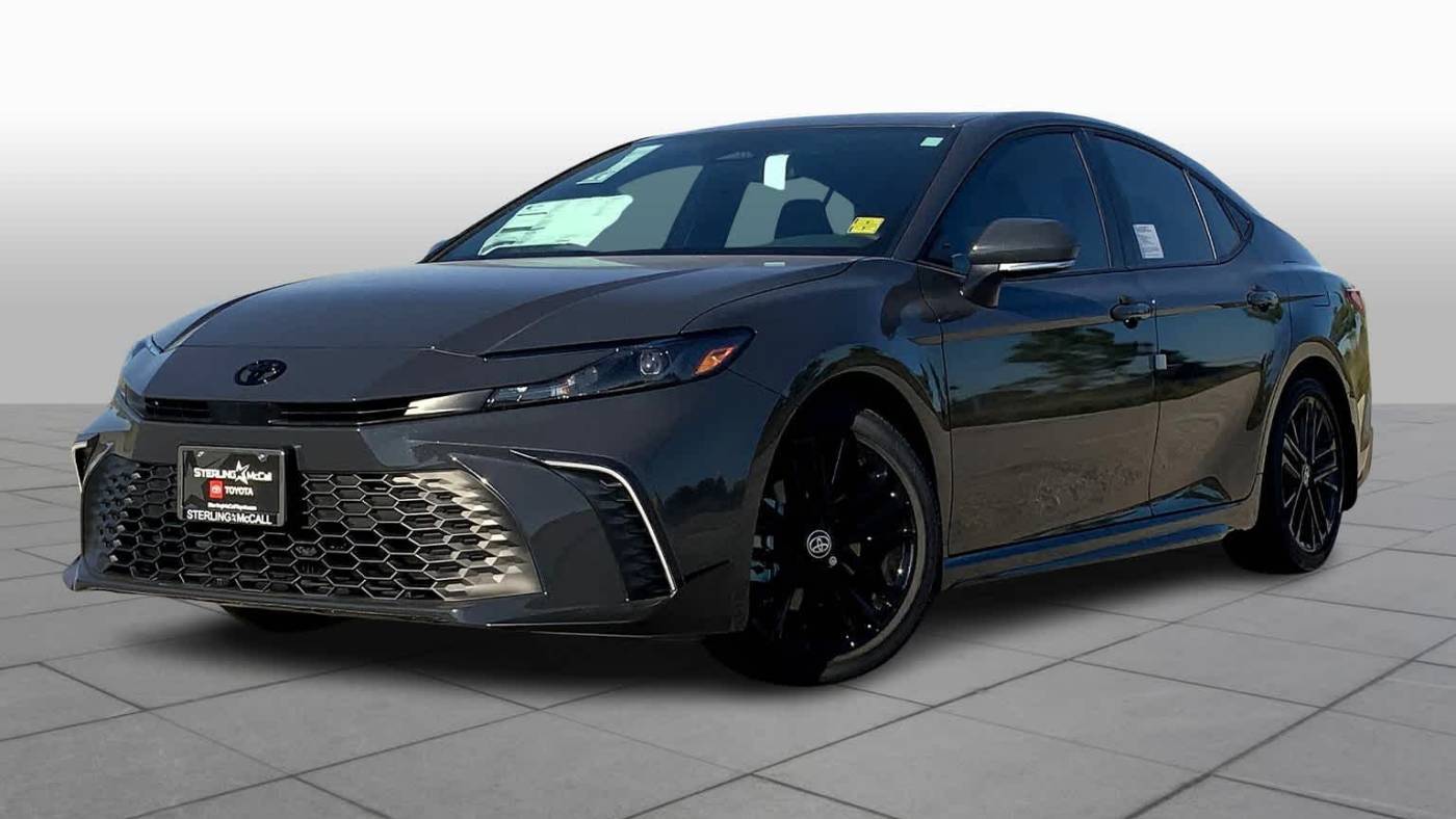 2025 Toyota Camry Hybrid SE — Sedan — 8,365 mi — Houston, TX
