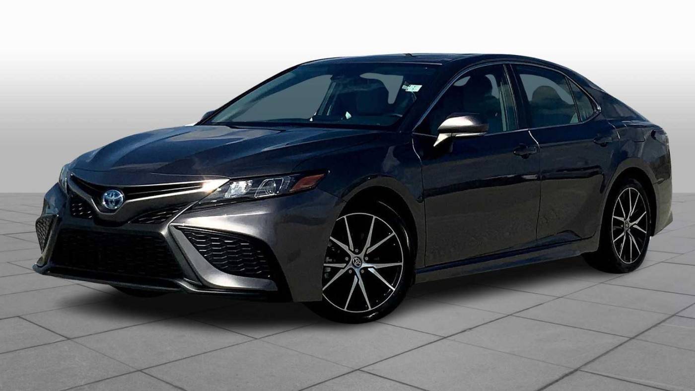 2024 Toyota Camry Hybrid SE — Sedan — 19,758 mi — Houston, TX