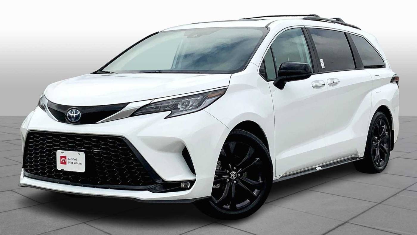 2024 Toyota Sienna XSE — Minivan — 8,895 mi — Houston, TX