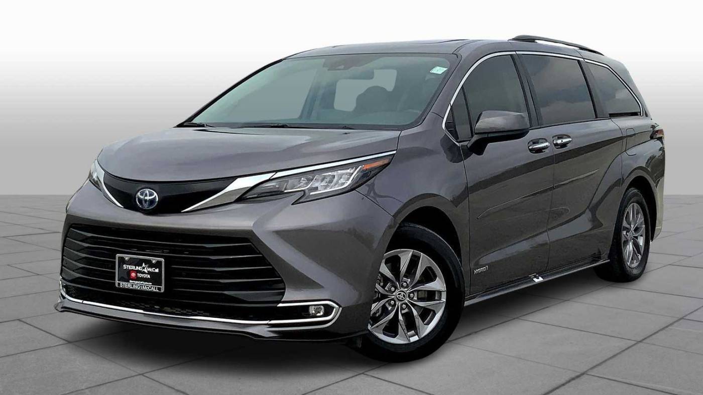 2021 Toyota Sienna XLE — Minivan — 126,760 mi — Houston, TX