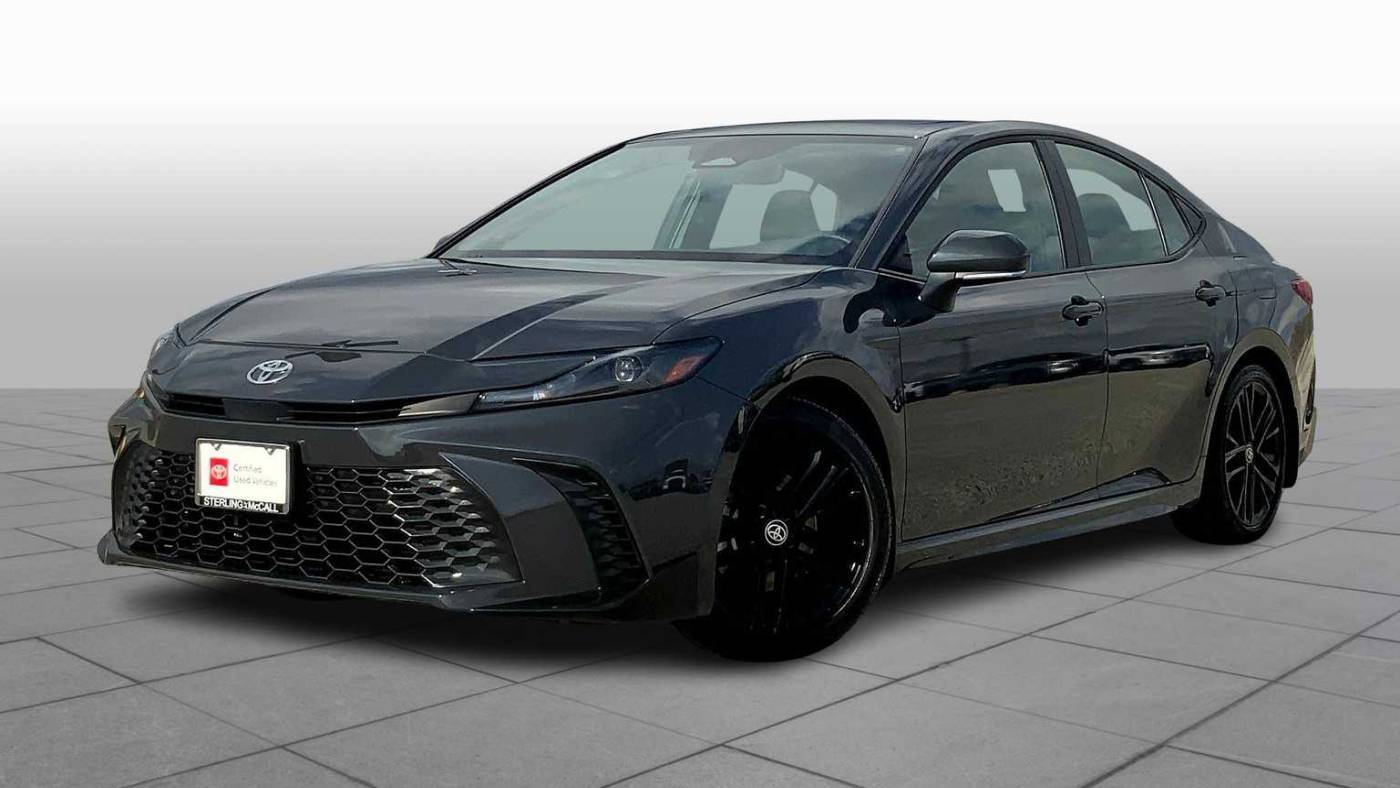 2025 Toyota Camry SE — Sedan — 8,057 mi — Houston, TX