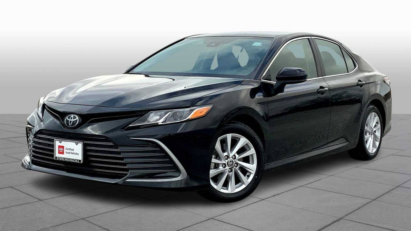 2024 Toyota Camry LE — Sedan — 32,521 mi — Houston, TX