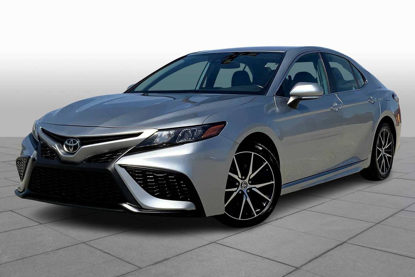 2022 Toyota Camry SE — Sedan — 60,510 mi — Houston, TX